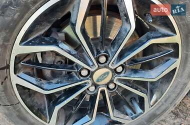 Внедорожник / Кроссовер Ford Kuga 2015 в Каменском