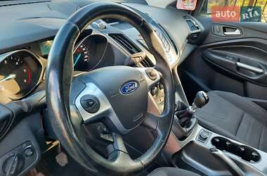 Внедорожник / Кроссовер Ford Kuga 2015 в Каменском