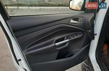 Внедорожник / Кроссовер Ford Kuga 2015 в Каменском