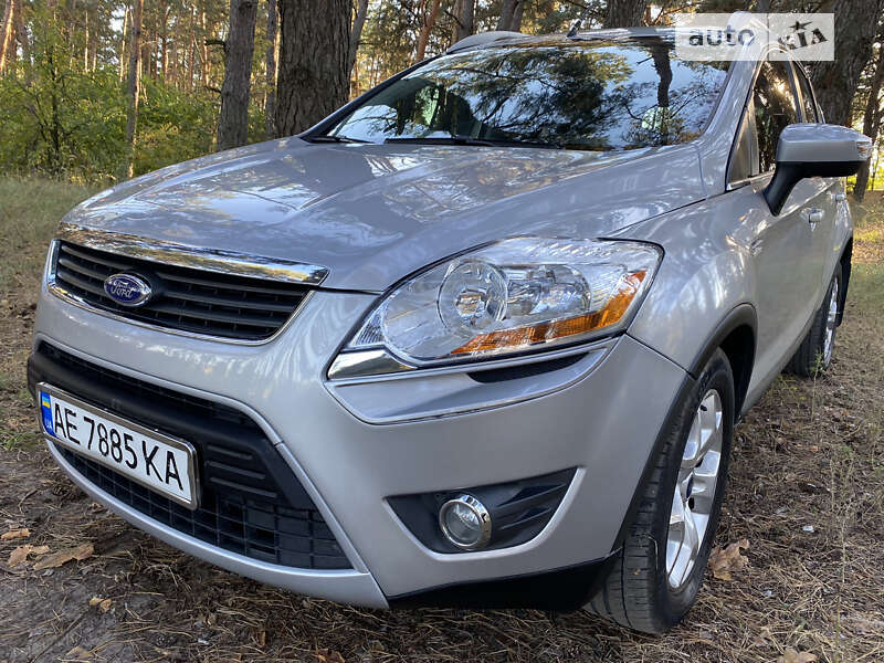 Внедорожник / Кроссовер Ford Kuga 2009 в Новомосковске