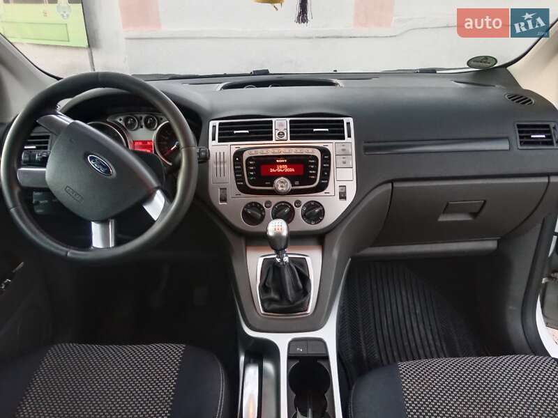 Внедорожник / Кроссовер Ford Kuga 2011 в Первомайске