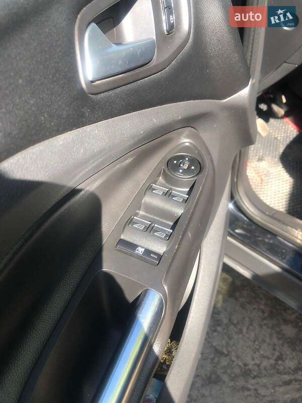 Внедорожник / Кроссовер Ford Kuga 2013 в Ужгороде фото 19 Внедорожник / Кроссовер Ford Kuga 2013 в Ужгороде