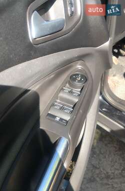 Внедорожник / Кроссовер Ford Kuga 2013 в 