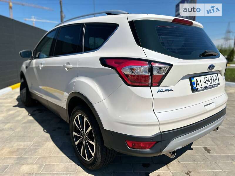Внедорожник / Кроссовер Ford Kuga 2017 в Ирпене
