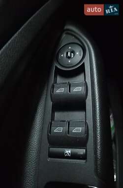 Внедорожник / Кроссовер Ford Kuga 2013 в 