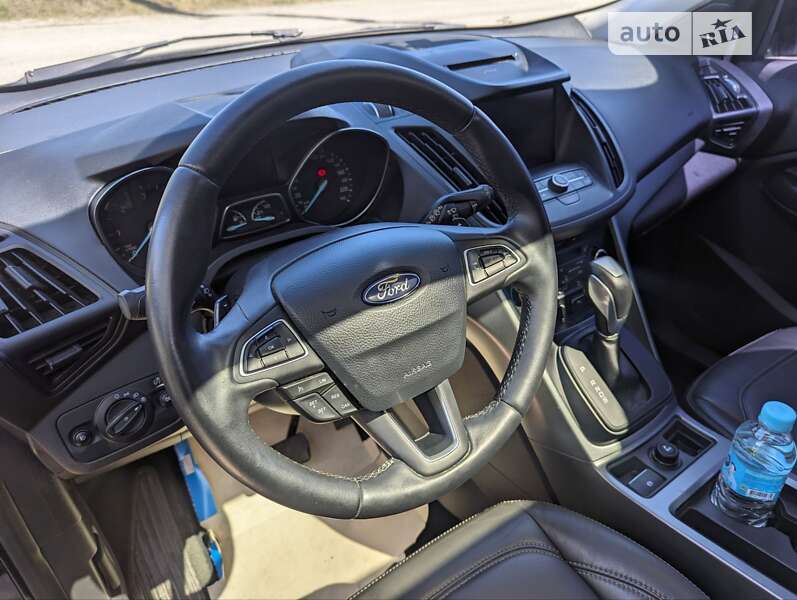 Внедорожник / Кроссовер Ford Kuga 2017 в Тернополе