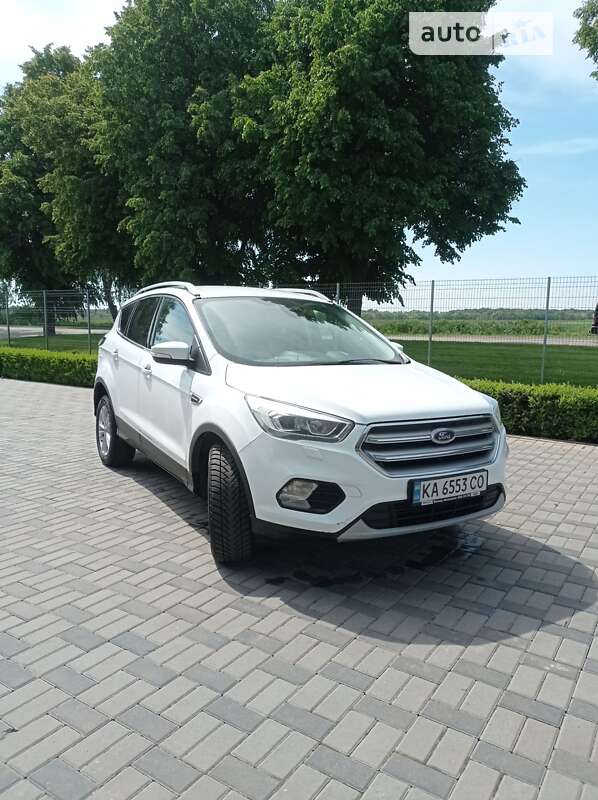 Позашляховик / Кросовер Ford Kuga 2019 в Черкасах