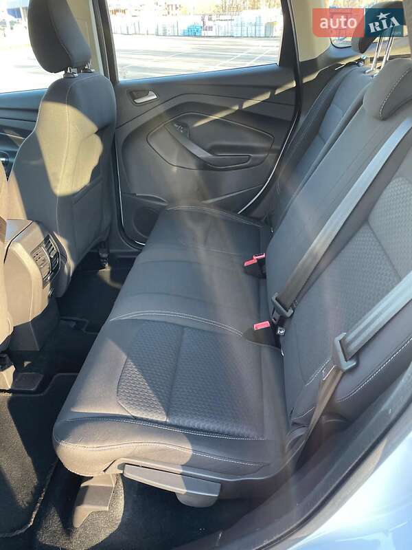 Внедорожник / Кроссовер Ford Kuga 2018 в Сумах