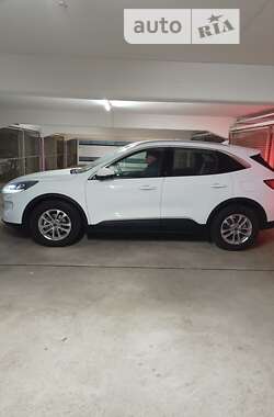 Внедорожник / Кроссовер Ford Kuga 2022 в 
