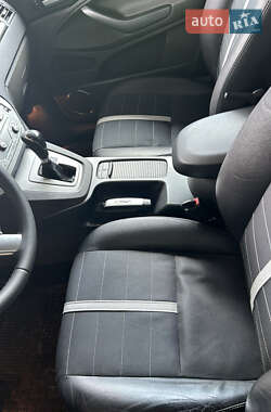 Внедорожник / Кроссовер Ford Kuga 2010 в 