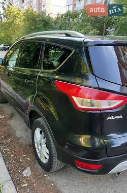 Внедорожник / Кроссовер Ford Kuga 2015 в 