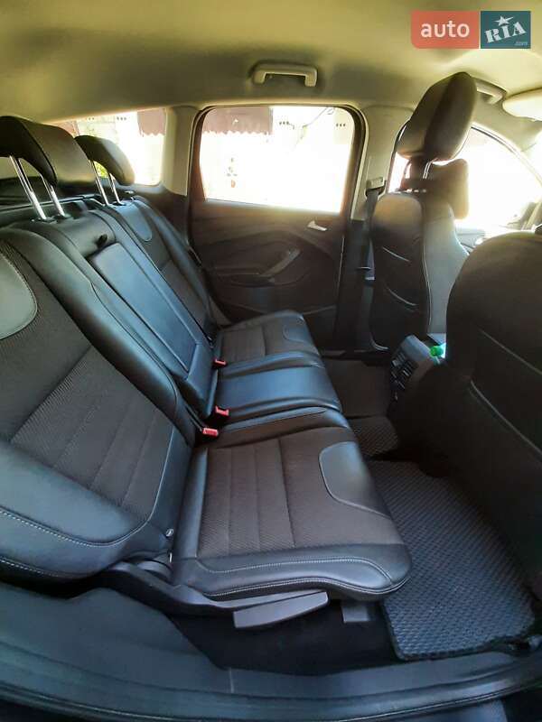 Внедорожник / Кроссовер Ford Kuga 2015 в Хмельницком