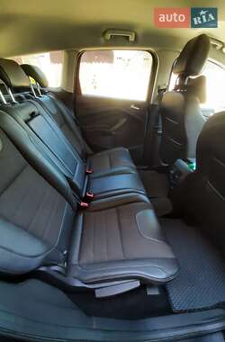 Внедорожник / Кроссовер Ford Kuga 2015 в 