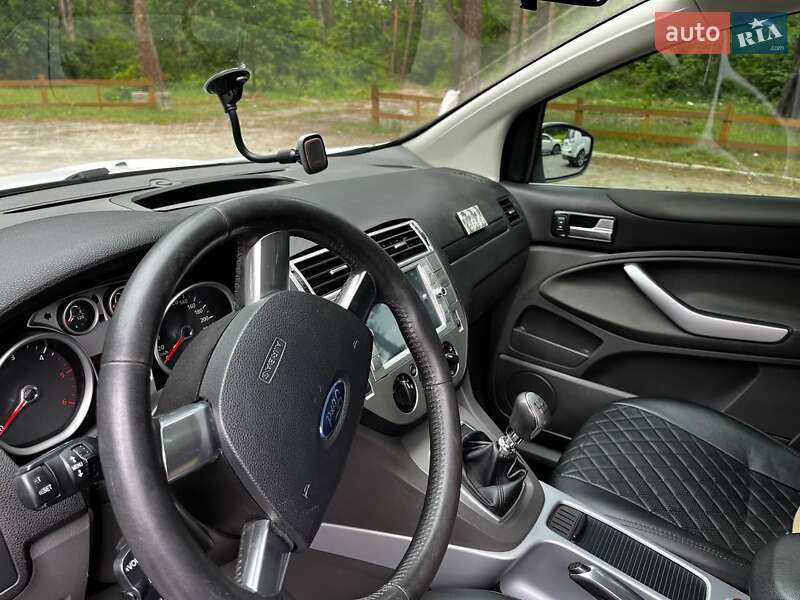 Внедорожник / Кроссовер Ford Kuga 2011 в Великих Мостах