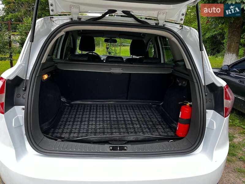 Внедорожник / Кроссовер Ford Kuga 2011 в Великих Мостах