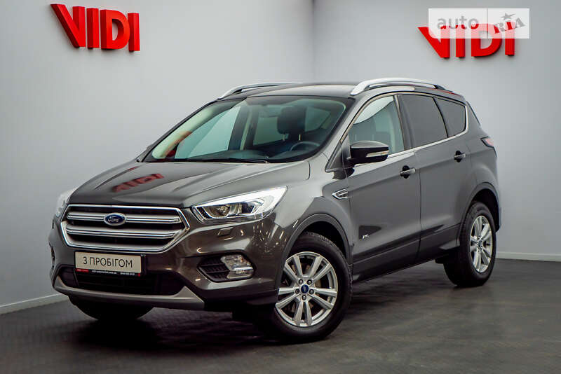 Позашляховик / Кросовер Ford Kuga 2017 в Києві