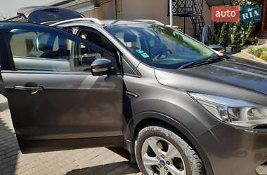 Позашляховик / Кросовер Ford Kuga 2014 в 