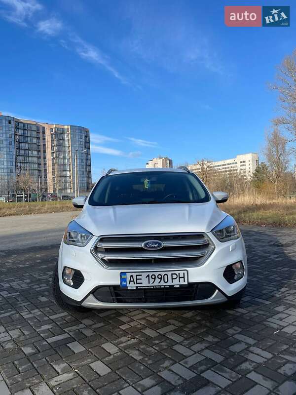 Внедорожник / Кроссовер Ford Kuga 2017 в Днепре