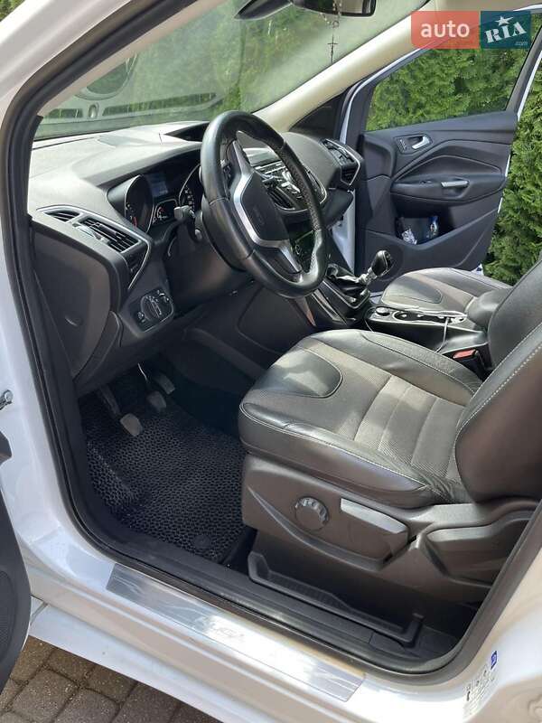 Внедорожник / Кроссовер Ford Kuga 2015 в Яворове