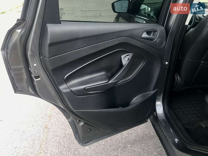 Внедорожник / Кроссовер Ford Kuga 2013 в Желтых Водах