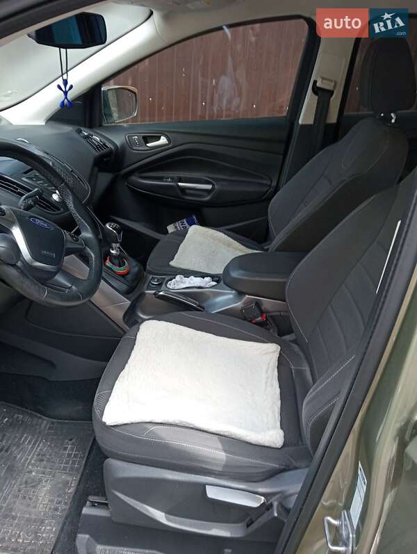 Внедорожник / Кроссовер Ford Kuga 2013 в Львове