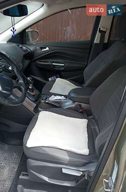 Внедорожник / Кроссовер Ford Kuga 2013 в 