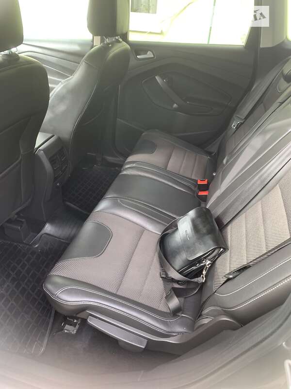 Позашляховик / Кросовер Ford Kuga 2015 в Тернополі