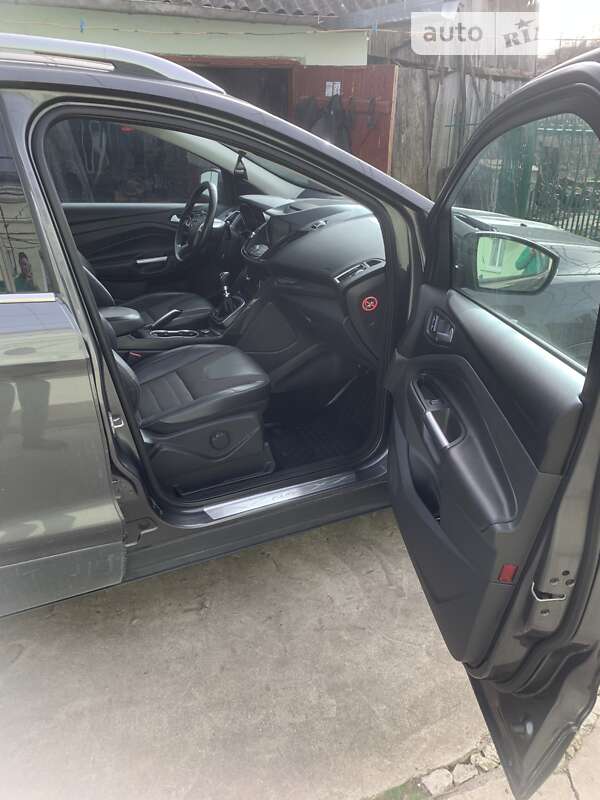 Позашляховик / Кросовер Ford Kuga 2015 в Тернополі