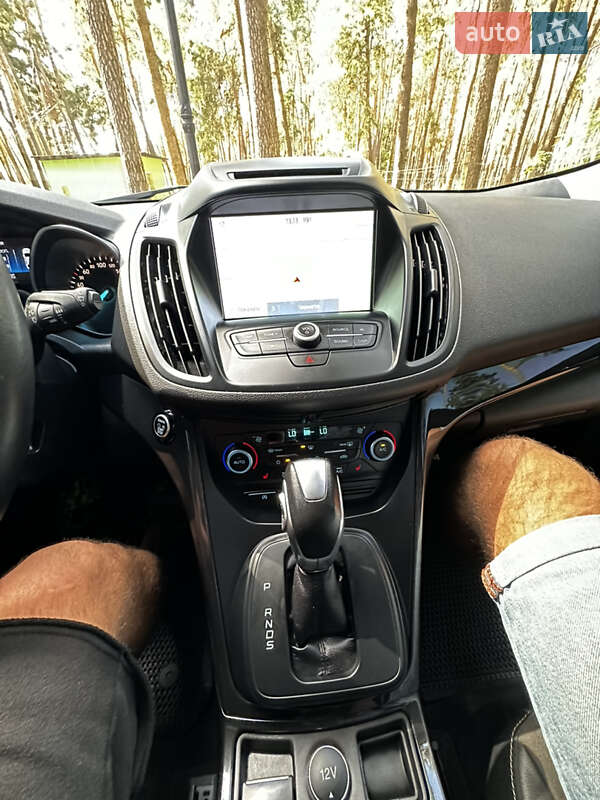 Внедорожник / Кроссовер Ford Kuga 2019 в Чернигове