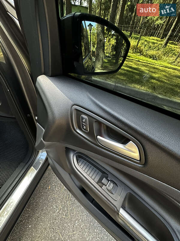 Внедорожник / Кроссовер Ford Kuga 2019 в Чернигове