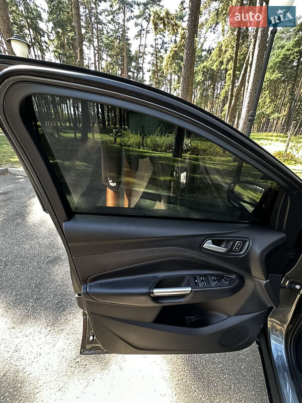 Внедорожник / Кроссовер Ford Kuga 2019 в Чернигове