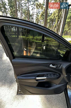 Внедорожник / Кроссовер Ford Kuga 2019 в 