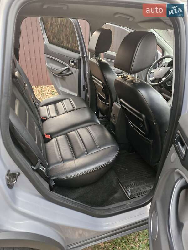 Внедорожник / Кроссовер Ford Kuga 2012 в Ивано-Франковске