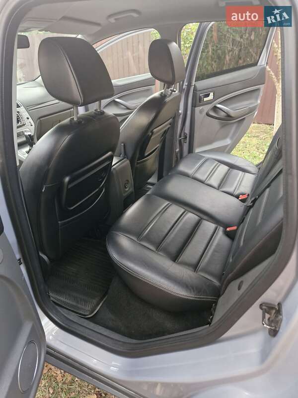 Внедорожник / Кроссовер Ford Kuga 2012 в Ивано-Франковске