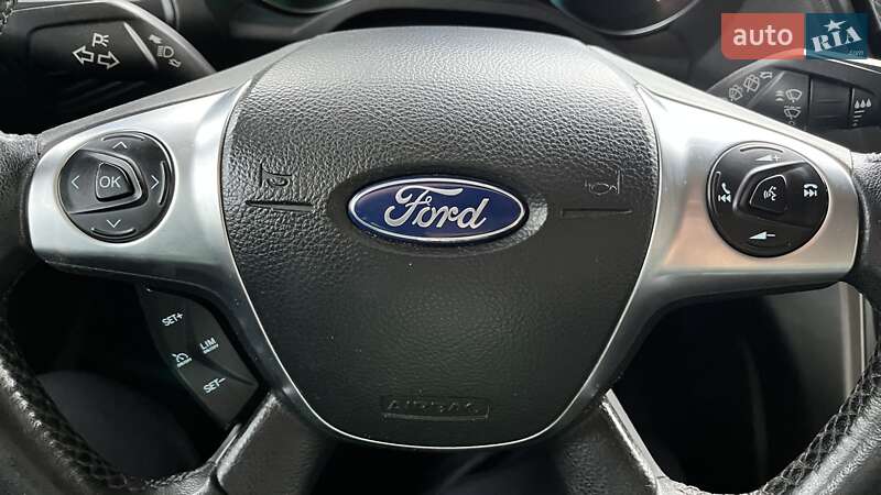 Внедорожник / Кроссовер Ford Kuga 2016 в Киеве