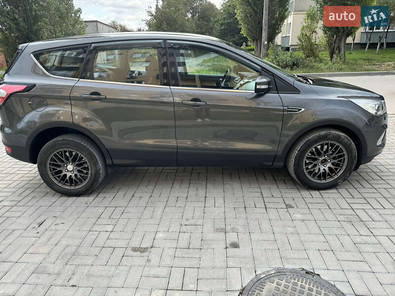 Внедорожник / Кроссовер Ford Kuga 2018 в Каменец-Подольском фото 5 Внедорожник / Кроссовер Ford Kuga 2018 в Каменец-Подольском