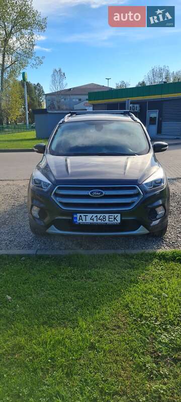 Позашляховик / Кросовер Ford Kuga 2019 в Івано-Франківську