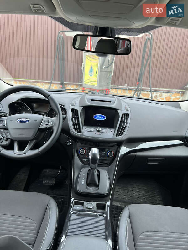 Внедорожник / Кроссовер Ford Kuga 2019 в Бершади