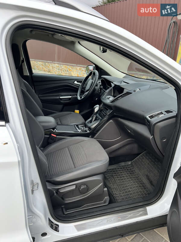 Внедорожник / Кроссовер Ford Kuga 2019 в Бершади