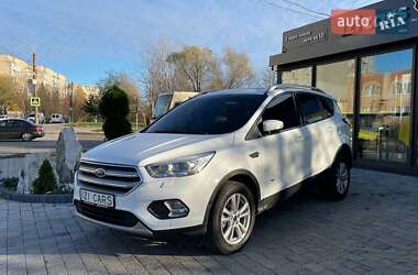 Позашляховик / Кросовер Ford Kuga 2017 в Львові