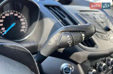 Внедорожник / Кроссовер Ford Kuga 2013 в 