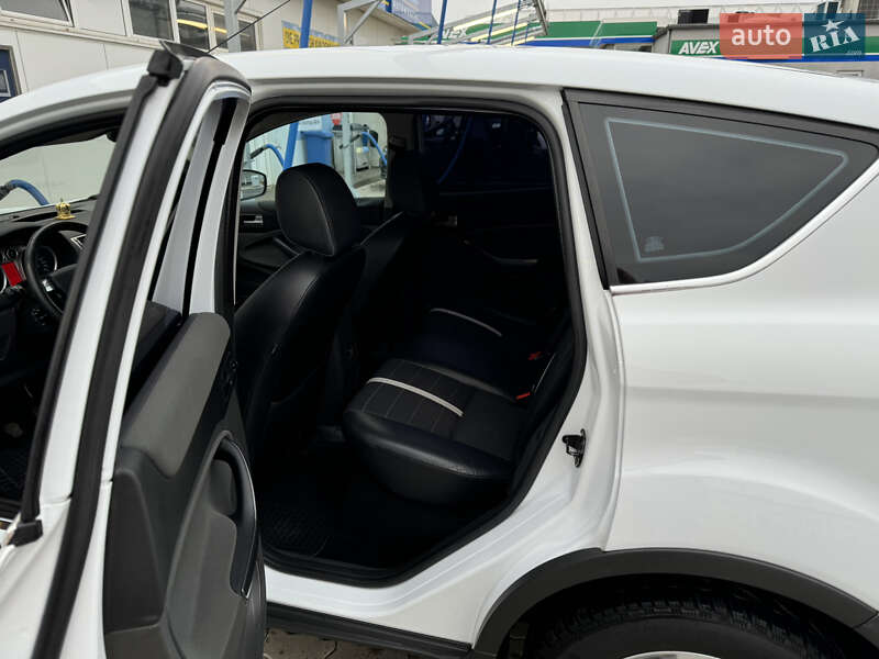 Внедорожник / Кроссовер Ford Kuga 2010 в Черновцах фото 9 Внедорожник / Кроссовер Ford Kuga 2010 в Черновцах