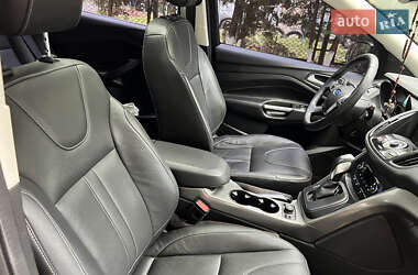 Внедорожник / Кроссовер Ford Kuga 2016 в 