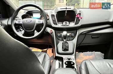 Внедорожник / Кроссовер Ford Kuga 2016 в 