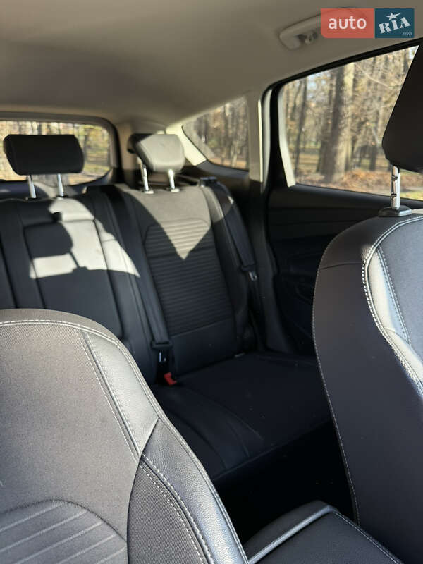 Позашляховик / Кросовер Ford Kuga 2019 в Києві