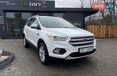 Внедорожник / Кроссовер Ford Kuga 2017 в Львове