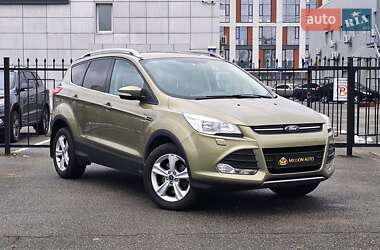 Позашляховик / Кросовер Ford Kuga 2015 в Києві