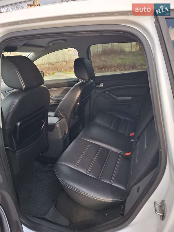 Внедорожник / Кроссовер Ford Kuga 2012 в Запорожье