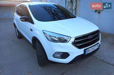 Внедорожник / Кроссовер Ford Kuga 2017 в Черноморске