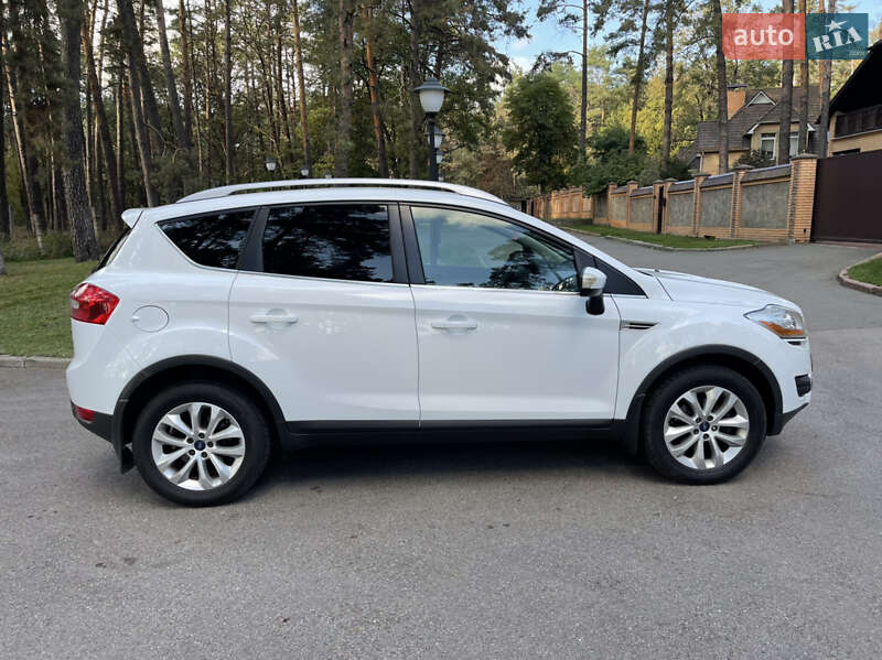 Внедорожник / Кроссовер Ford Kuga 2012 в Чернигове